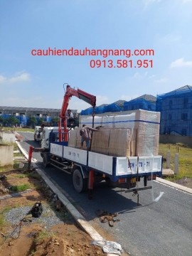 DỊCH VỤ CẨU HÀNG BẰNG XE CẨU TỰ HÀNH CHUYÊN DỤNG TẠI KHU CÔNG NGHIỆP AMATA SÔNG KHOAI LIÊN HỆ: 0913.581.951