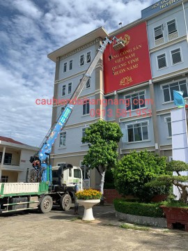 DỊCH VỤ CUNG CẤP XE CẨU, XE NÂNG LẮP BIỂN QUẢNG CÁO TẠI BÃI CHÁY, HẠ LONG LIÊN HỆ: 0913.581.951