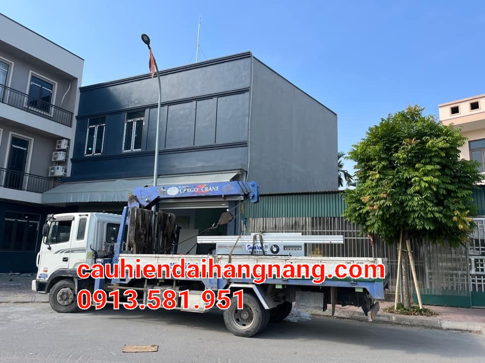 DỊCH VỤ THUÊ XE CẨU TỰ HÀNH GIÁ RẺ TẠI KHU CÔNG NGHIỆP CÁI LÂN, QUẢNG NINH  LIÊN HỆ: 0913.581.951